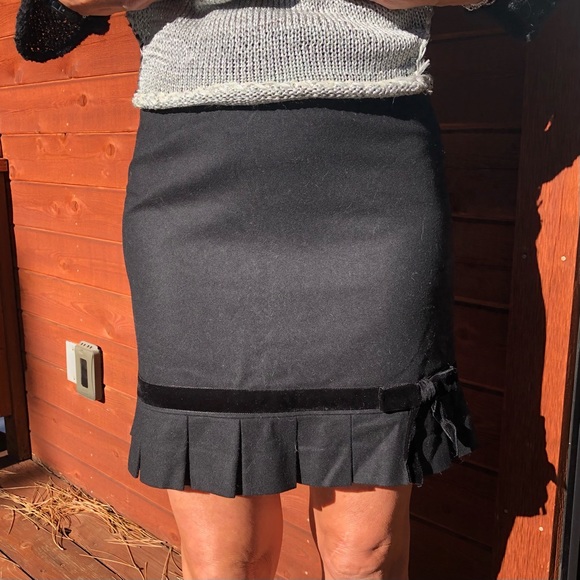 Banana Republic Black Skirt - Picture 5 of 11